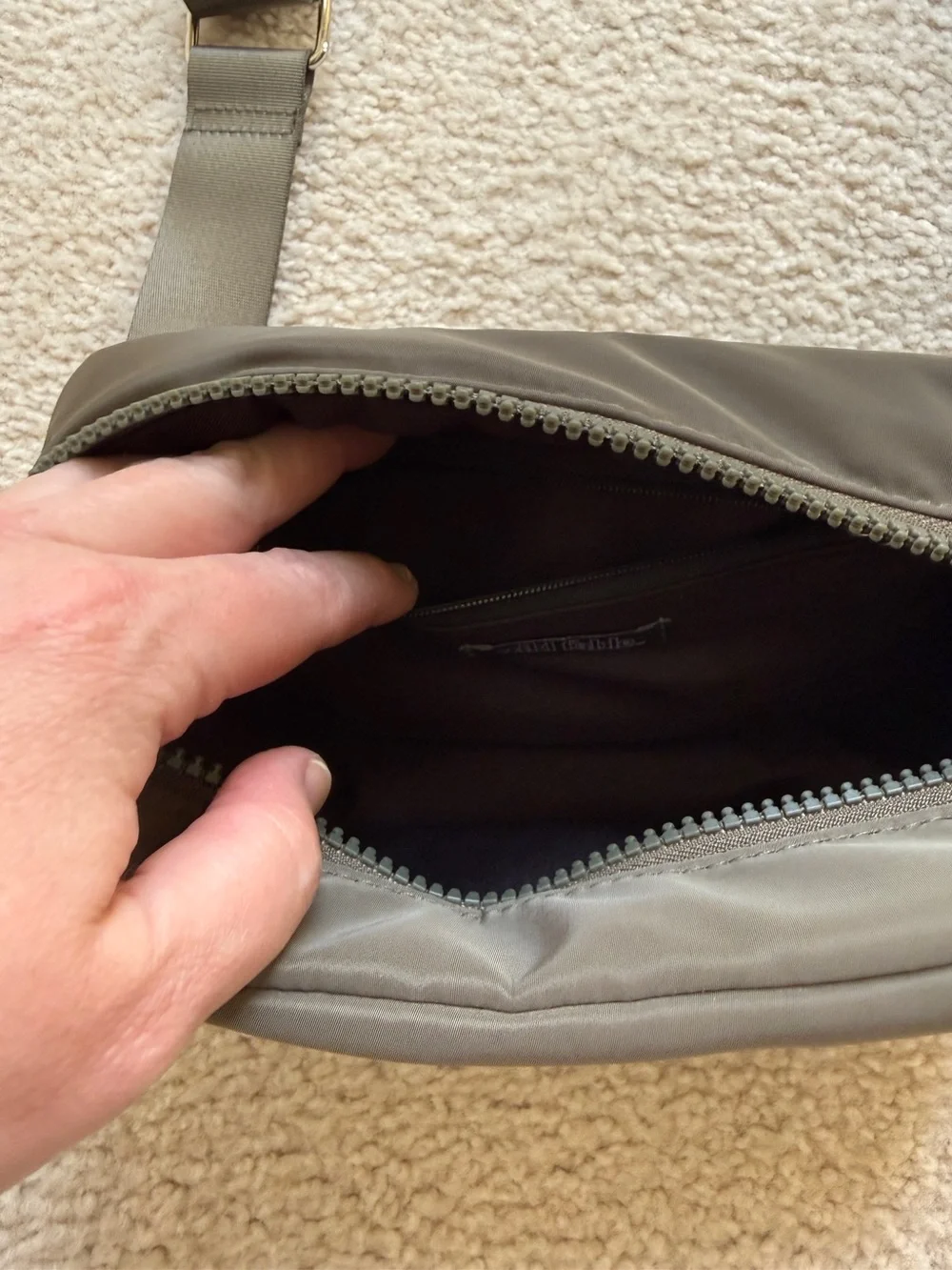 Women’s Crossbody Sling Bag in olive green - Minimal Everyday Carry
